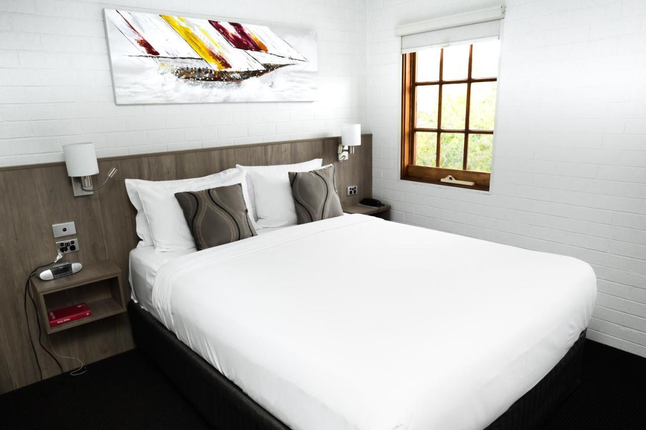 Bay Motel